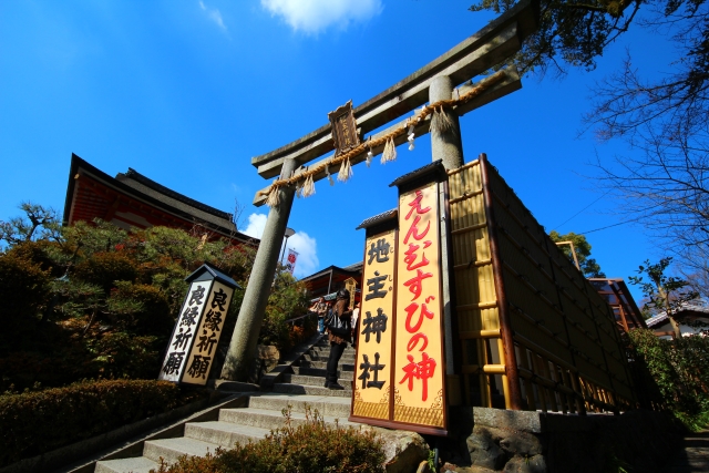 地主神社　鳥居